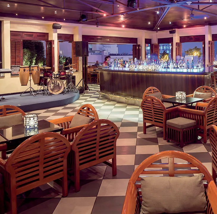 Gợi ý những địa điểm nhâm nhi cocktail mùa lễ hội Gợi ý những địa điểm nhâm nhi cocktail mùa lễ hội