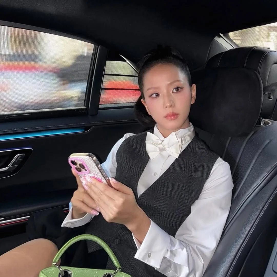 Jisoo nail