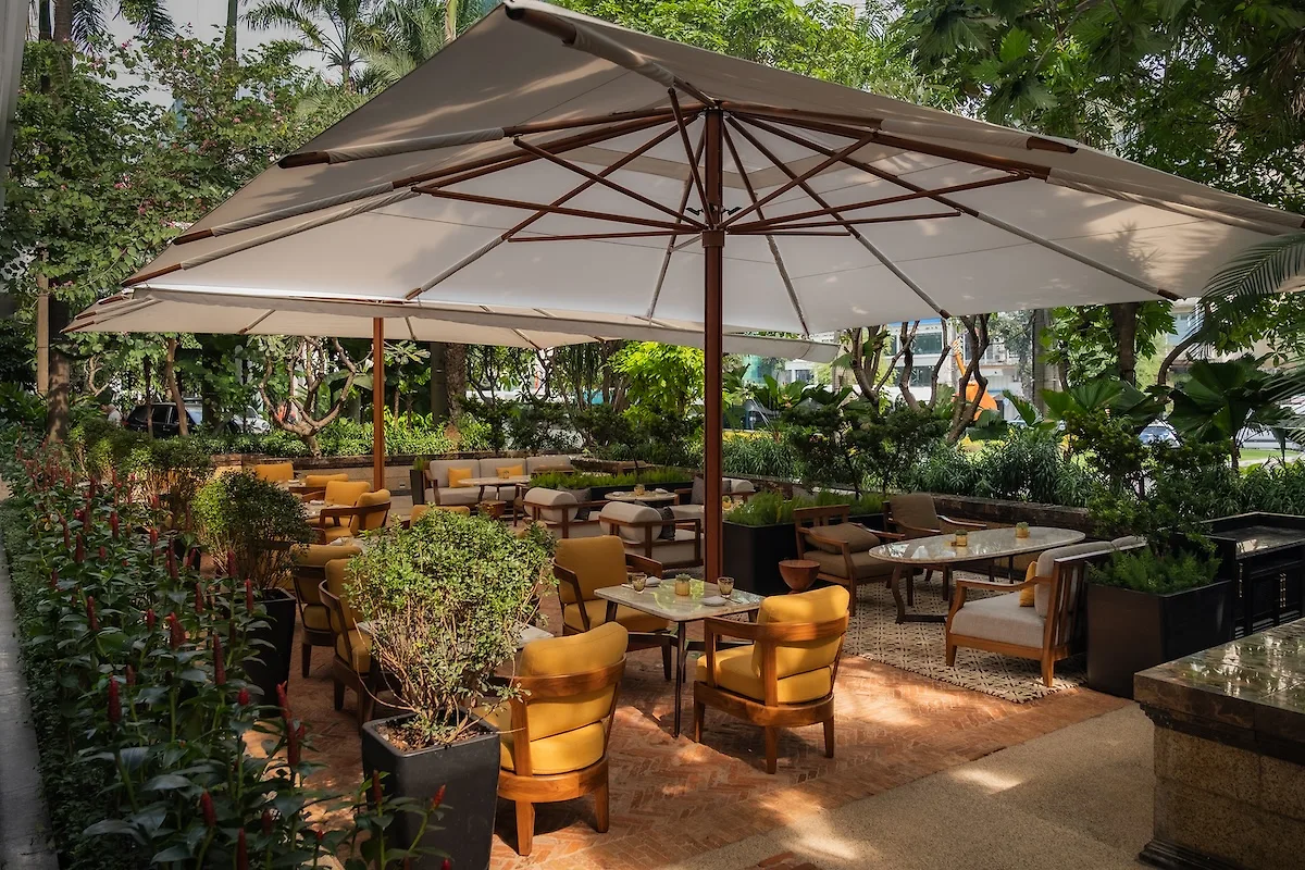 không gian xanh park hyatt terrace địa điểm tháng 4 - elle việt nam