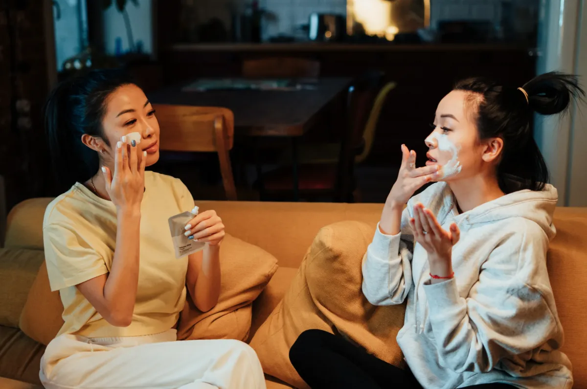 Mẹo dưỡng da khoẻ đẹp bằng sản phẩm chứa caffeine.