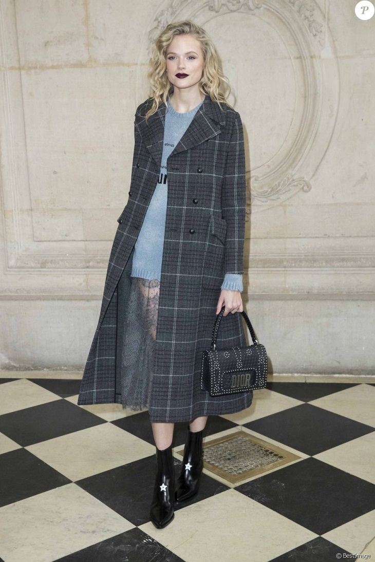 ELLE Việt Nam - Thời trang đẳng cấp lấn át dàn khách mời của Cara Delevingne trong ngày trở lại Dior (3) ELLE Việt Nam - Thời trang đẳng cấp lấn át dàn khách mời của Cara Delevingne trong ngày trở lại Dior (3)