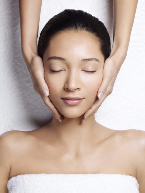 Xinh tươi với xu hướng trang điểm và làm tóc mới nhất 7