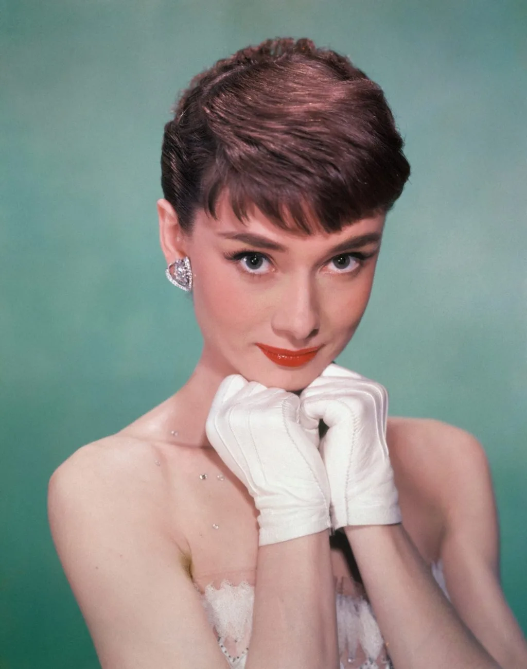 mái tóc ngắn hepburn (1) mái tóc ngắn hepburn (1)
