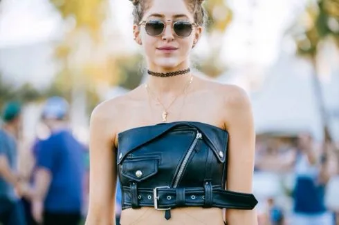 Giải mã bí ẩn của chiếc vòng cổ Choker Giải mã bí ẩn của chiếc vòng cổ Choker