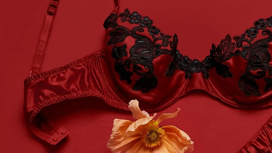 nội y la perla đỏ