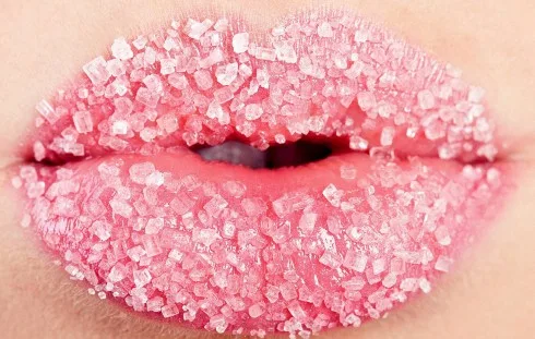 Đường tẩy tế bào chết cho đôi môi ngọt ngào