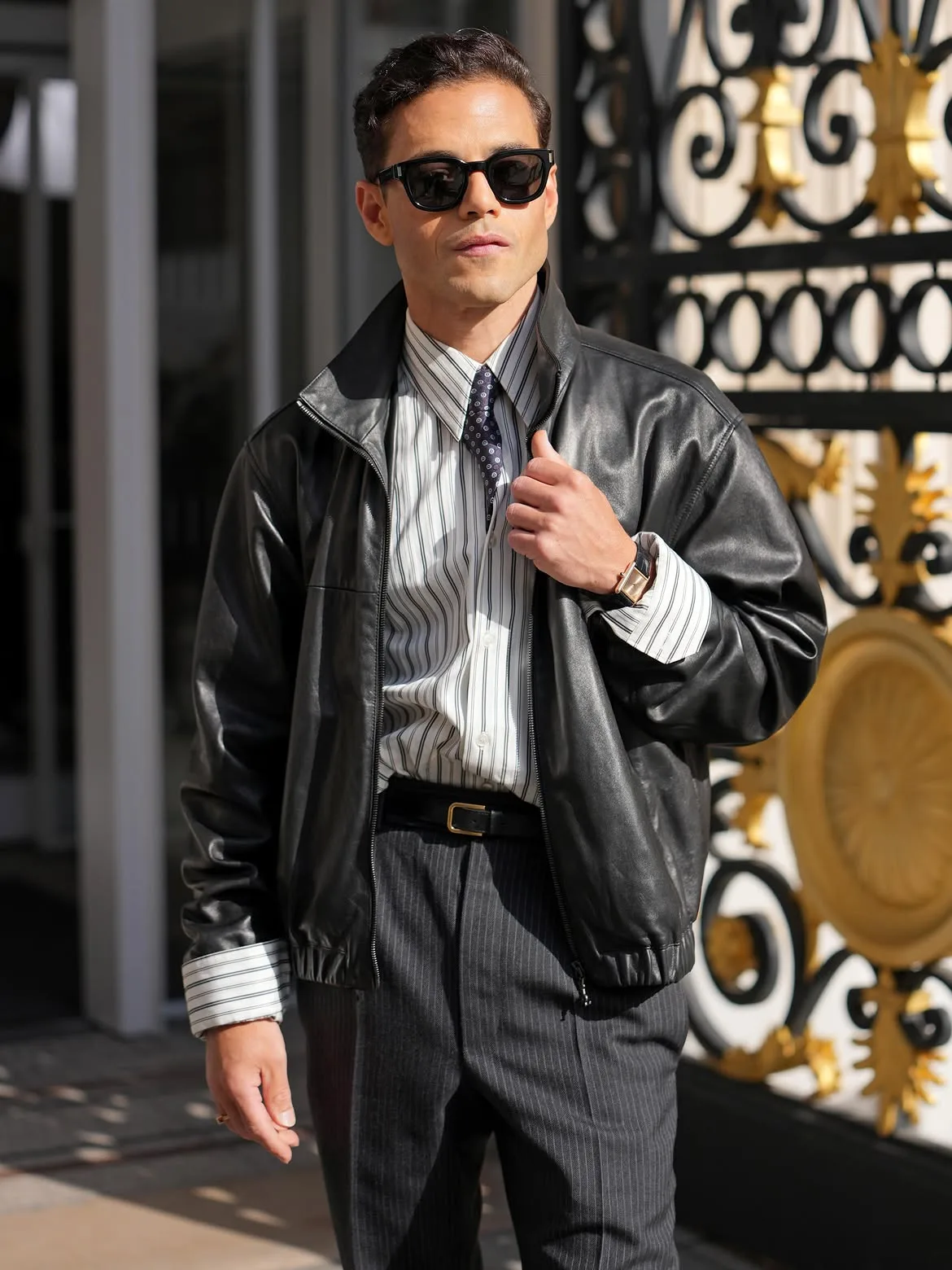 Rami Malek đeo đồng hồ Cartier