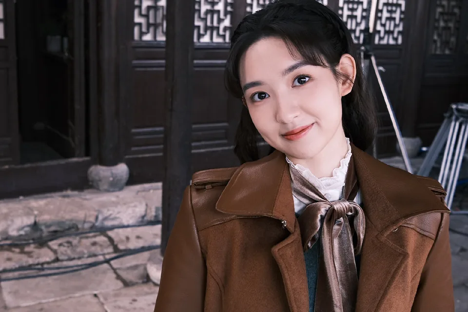 Son môi là phần quan trọng giúp gương mặt trở nên hài hoà. Son môi giúp gương mặt bạn trở nên hài hoà.