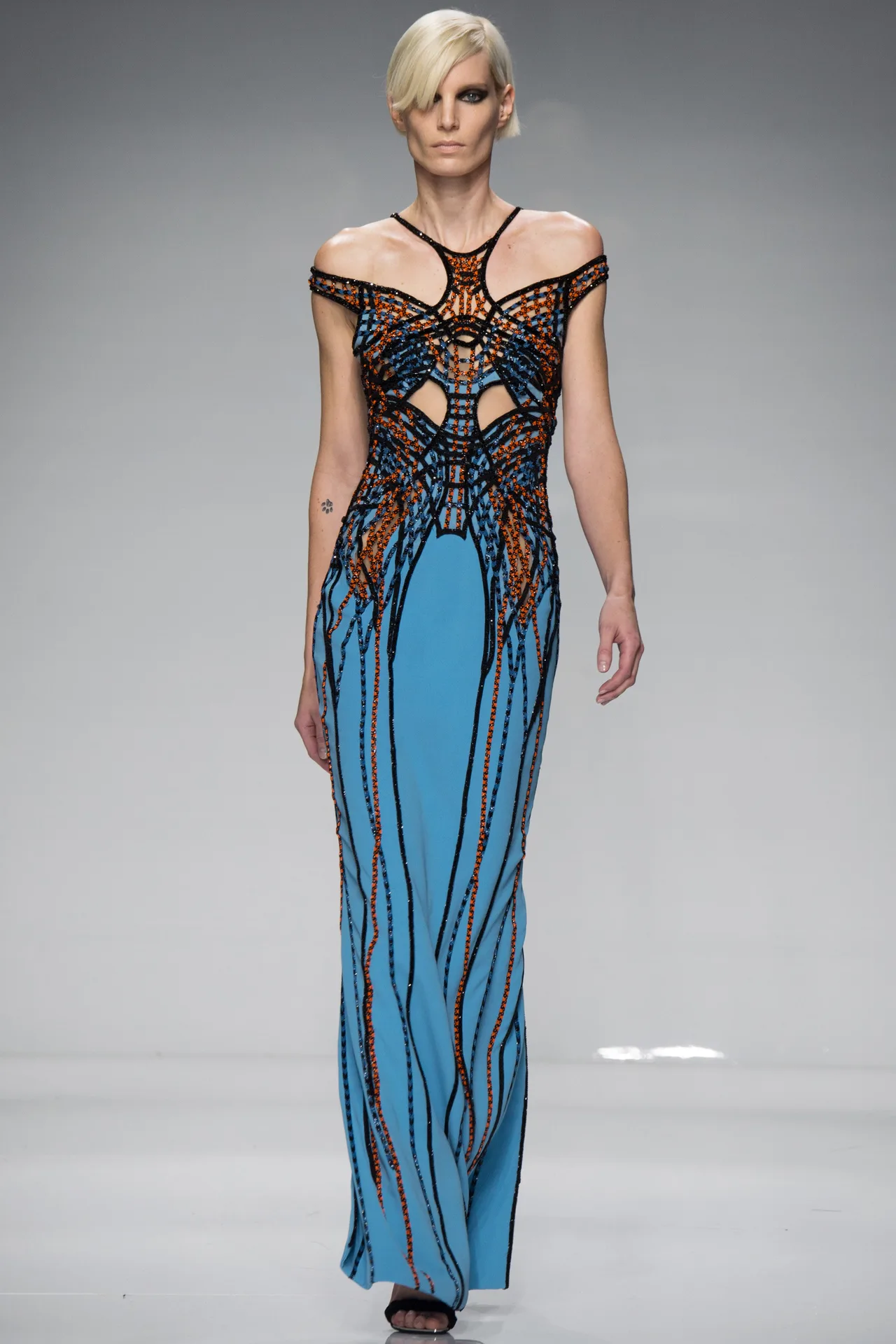 Một số mẫu thiết kế của Versace tại Haute Couture 2016