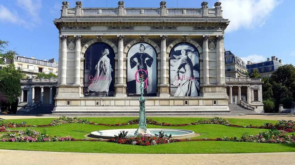 Bảo tàng thời trang Palais Galliera, Paris, Pháp Bảo tàng thời trang Palais Galliera, Paris, Pháp