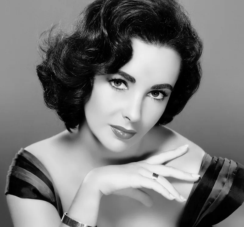 Biểu tượng sắc đẹp Hollywood Elizabeth Taylor