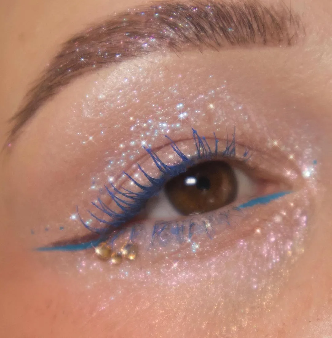 mascara màu xanh