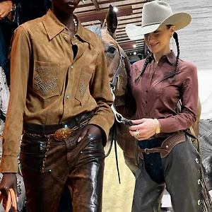 Hóa “cowgirl” với dòng chảy thẩm mỹ thời trang miền viễn Tây đang xâm chiếm xu hướng