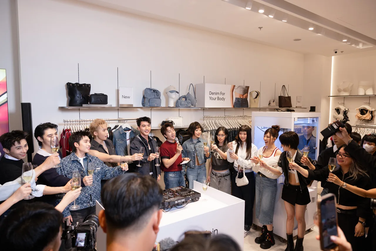 Sự kiện Bộ Sưu Tập Mùa Lễ Hội Calvin Klein