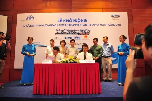 Chương trình lái xe an toàn và thân thiện với môi trường lần thứ 9 được khởi động.