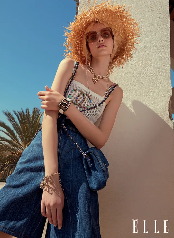 bộ ảnh 2 áo lửng xuyên thấu và chân váy denim