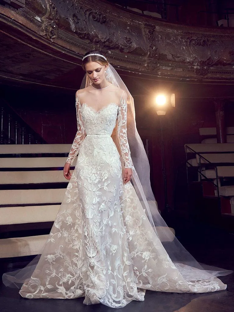 Ai là ứng cử viên sáng giá thiết kế váy cưới cho nàng dâu tương lai Meghan Markle trong ngày trọng đại Ai là ứng cử viên sáng giá thiết kế váy cưới cho nàng dâu tương lai Meghan Markle trong ngày trọng đại