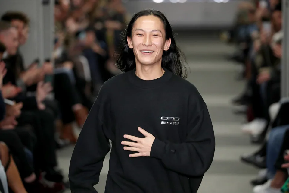 H&M x Moschino Alexander Wang Uniqlo H&M x Moschino Alexander Wang Uniqlo