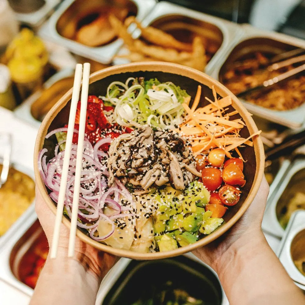 cách chế biến món ăn poke bowl mùa hè