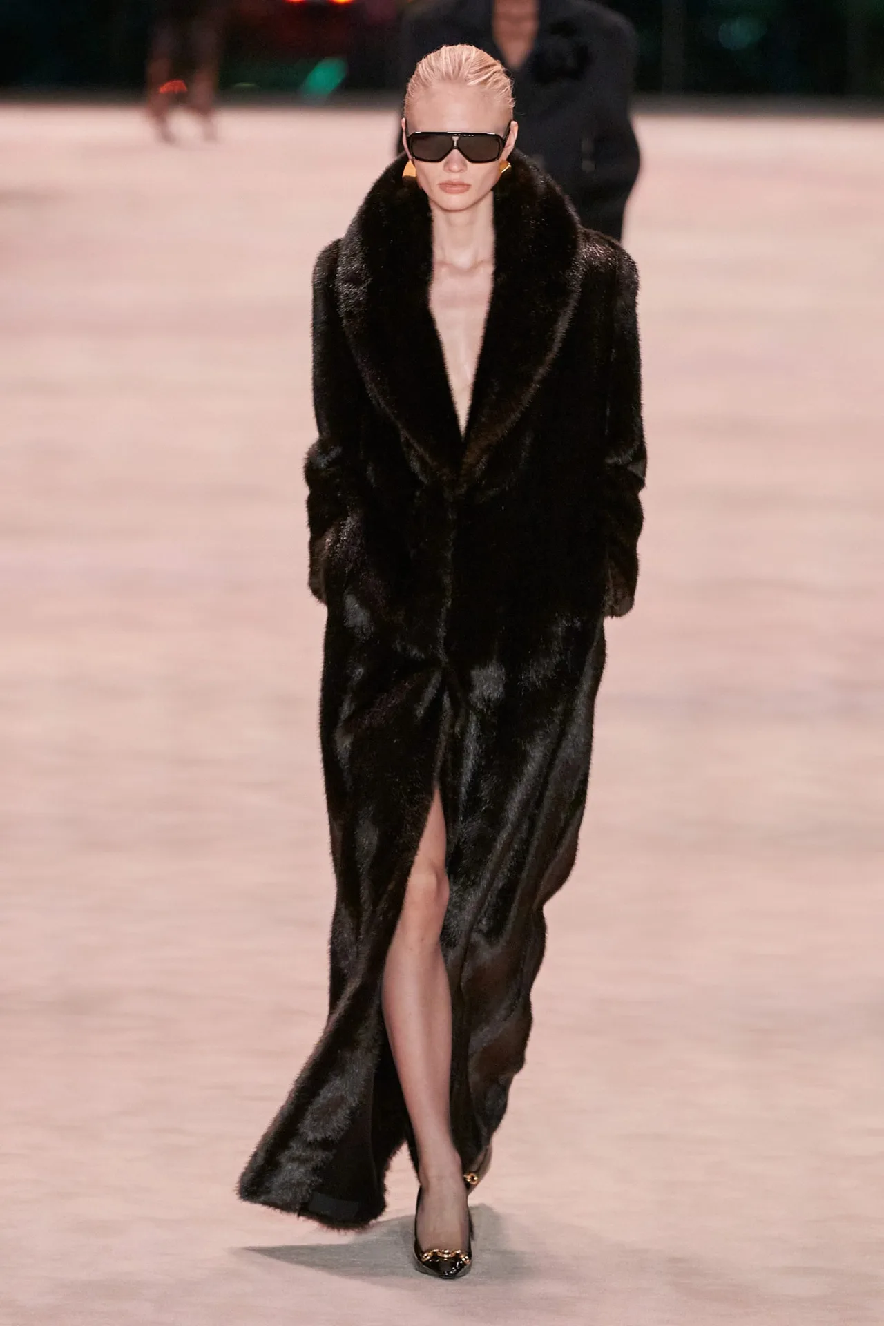 Saint Laurent ready-to-wear mùa Đông 2022 Look 7
