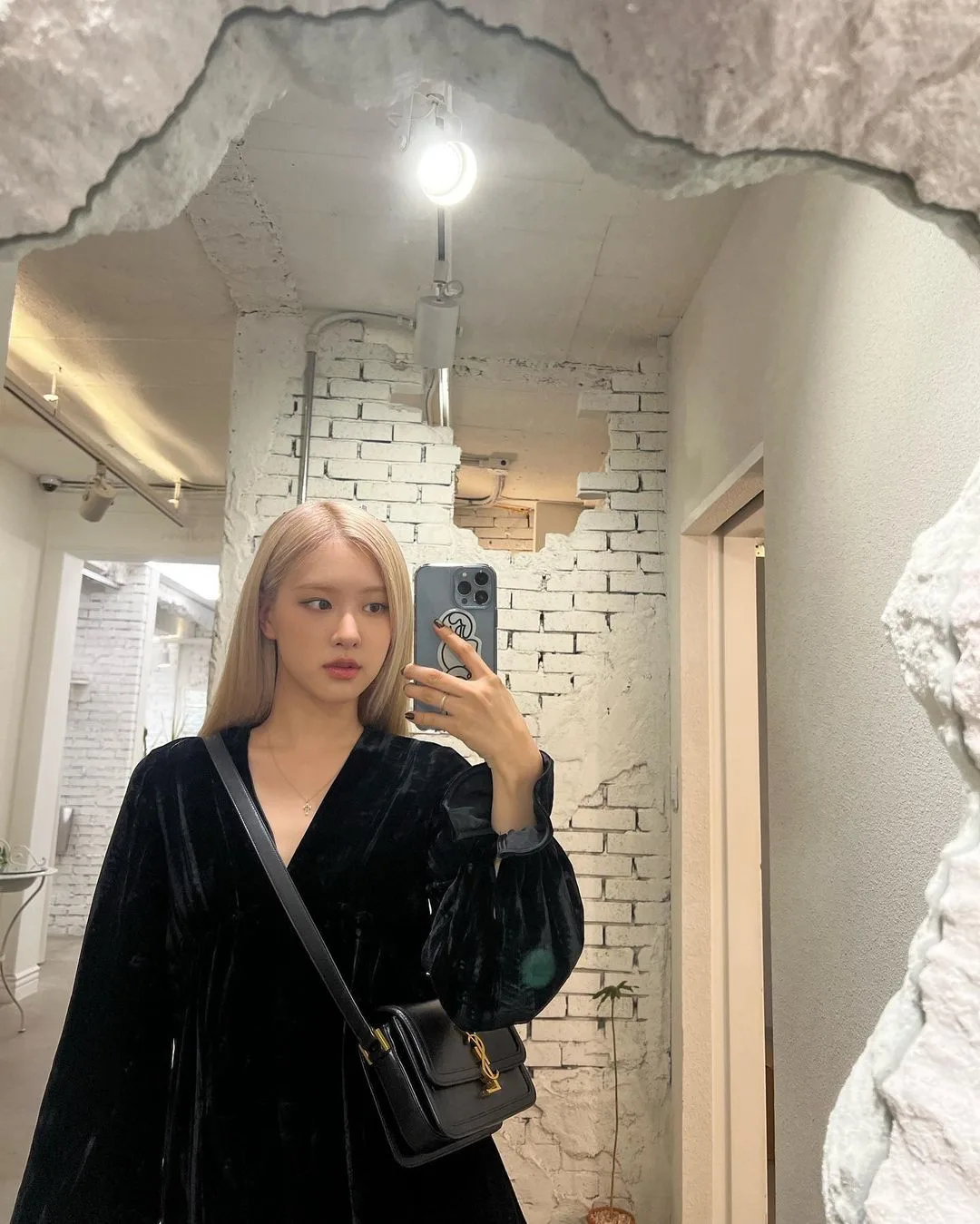 Rosé túi đeo chéo đen 1