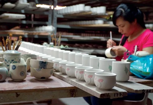 Khung cảnh và không khí tại xưởng gốm (Thủ Đức, Sài Gòn) .