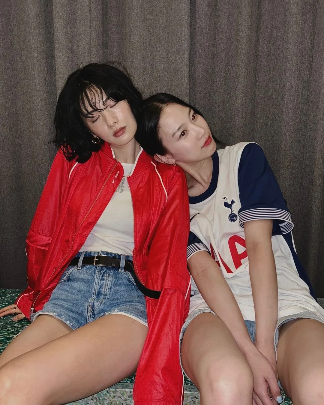 nana jin_a_nana áo khoác da đỏ
