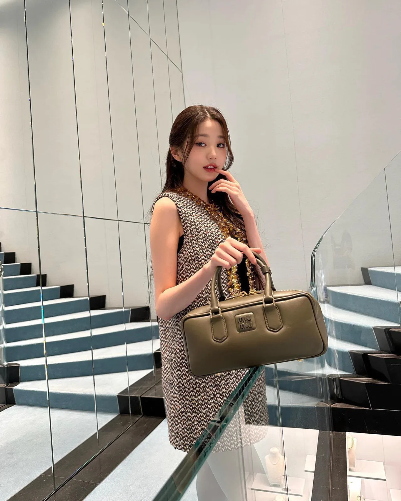 jang wonyoung miu miu ive