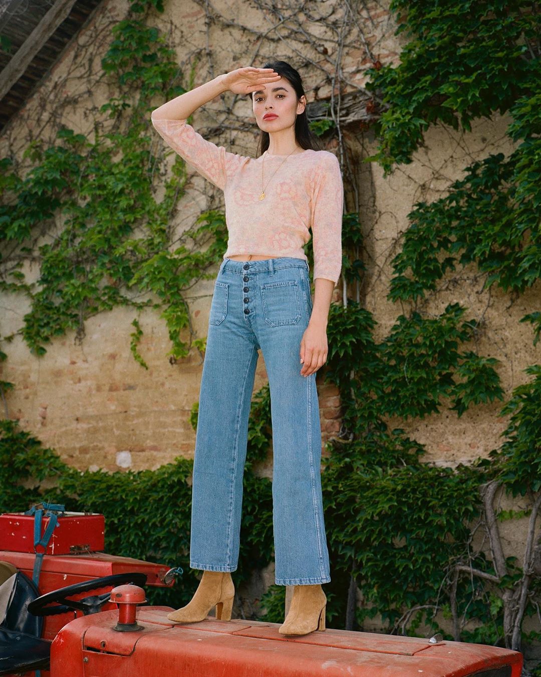 quần jeans ống rộng áo thun dài tay tie dye