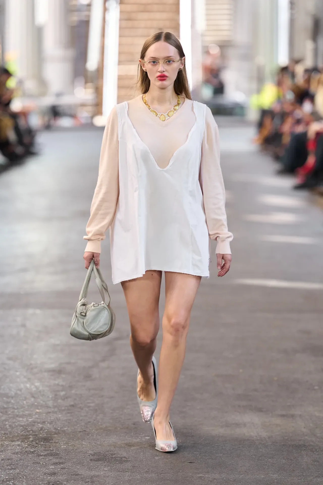 Kitten heels mũi nhọn Xuân Hè 2026