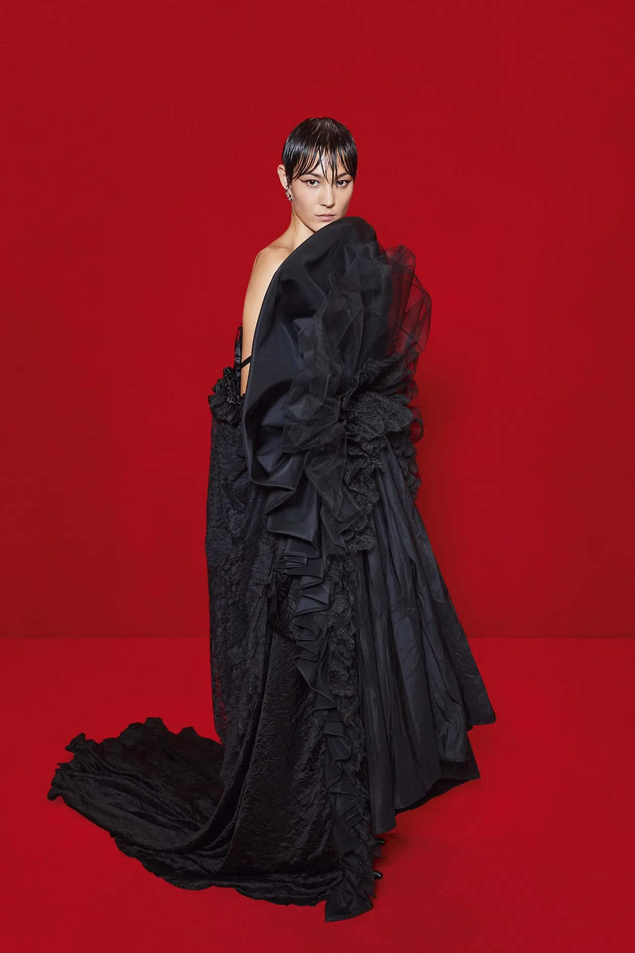 Balenciaga xuân hè 2022 look1