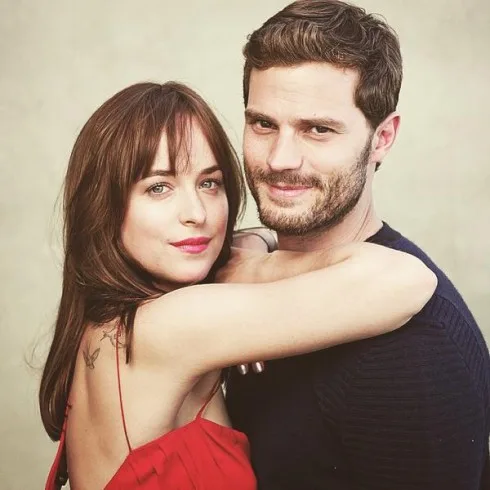 Jamie Dornan và Dakota Johnson sẽ tiếp tục làm người tình màn ảnh ở những phần tiếp theo.