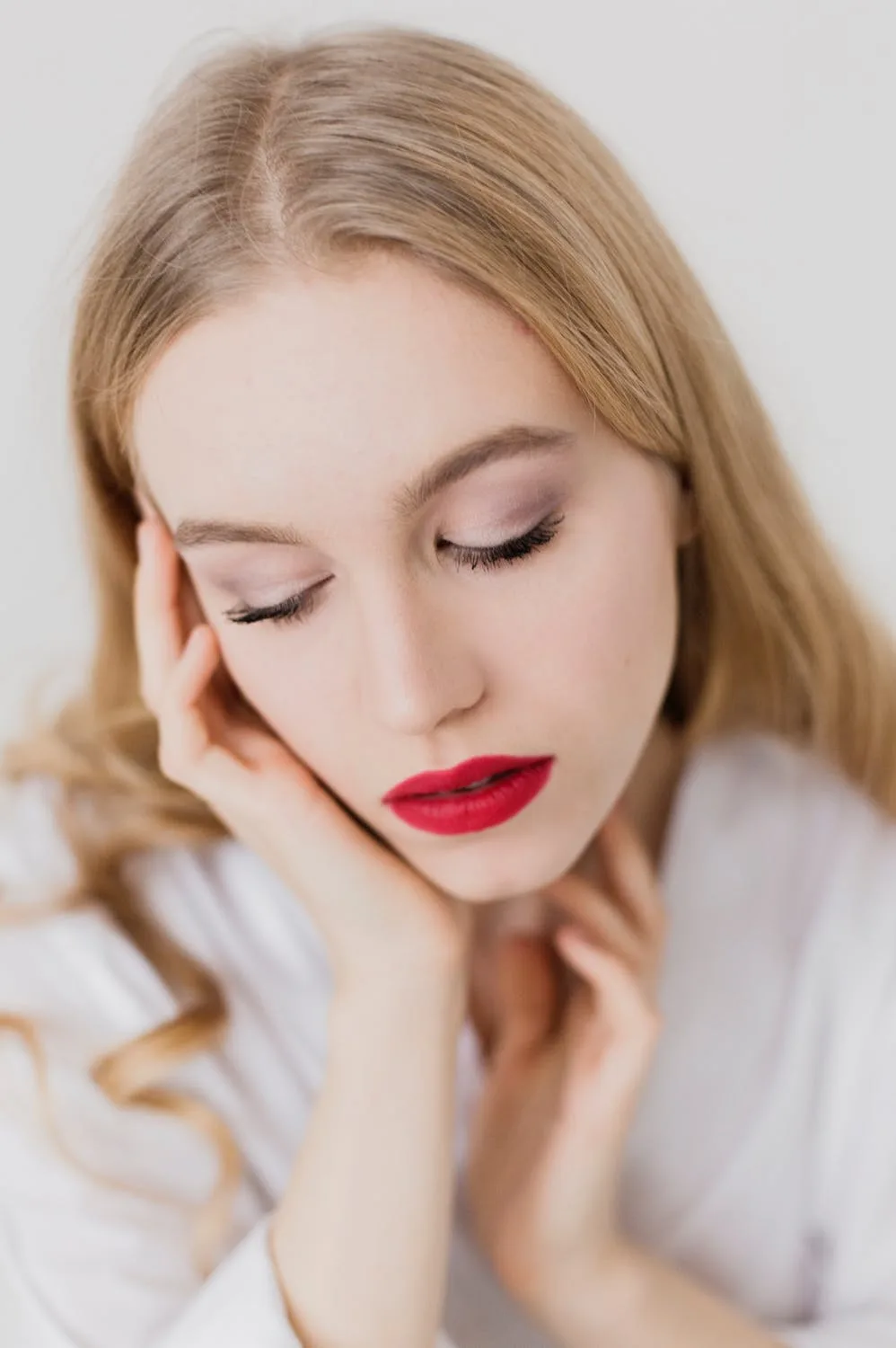 cô gái môi đỏ phương pháp peel da