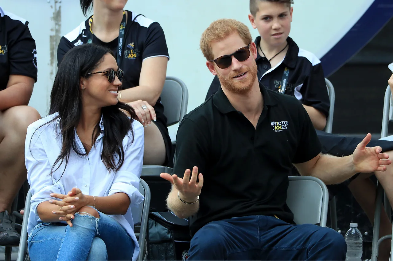 hoang tu harry va meghan markle