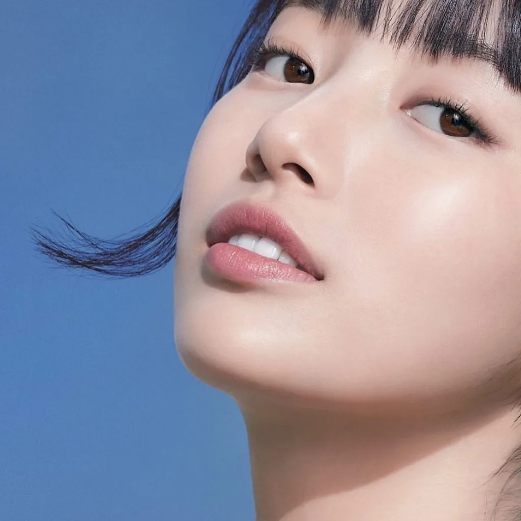 mỹ phẩm từ nấm linh chi giúp Suzy da sáng