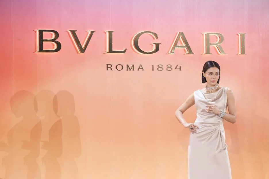 Thiết kế đầm trắng BVLGARI