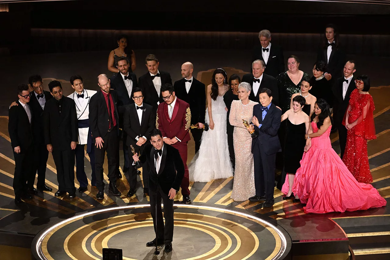 everything everywhere all at once chiến thắng Oscar 2023