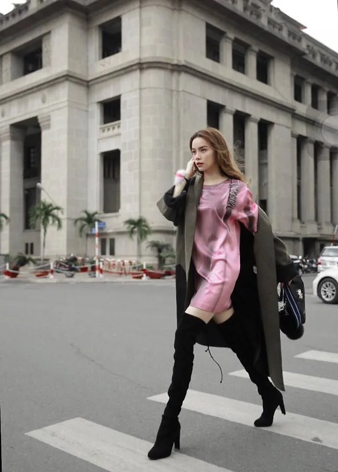 KHÁM PHÁ STUART WEITZMAN- THƯƠNG HIỆU GIÀY YÊU THÍCH NHẤT CỦA SIÊU MẪU GIGI HADID - ELLE VN