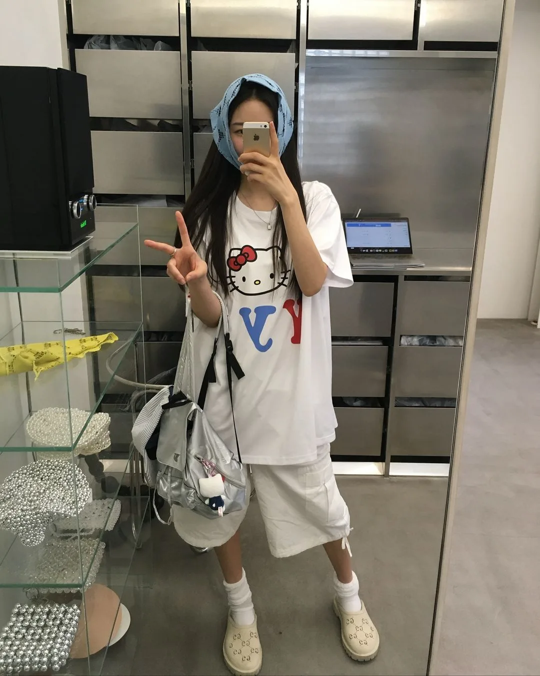 rimmmy2 diện áo hello kitty