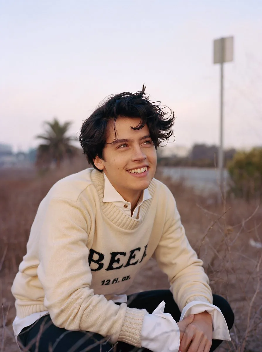 Cole Sprouse - Tôi đã từng ở một nơi rất tối tăm Cole Sprouse - Tôi đã từng ở một nơi rất tối tăm