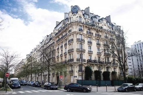 Paris là nơi được mệnh danh là bảo tàng rộng lớn nhất châu Âu về nghệ thuật đương đại và hiện đại. du lich paris 6
