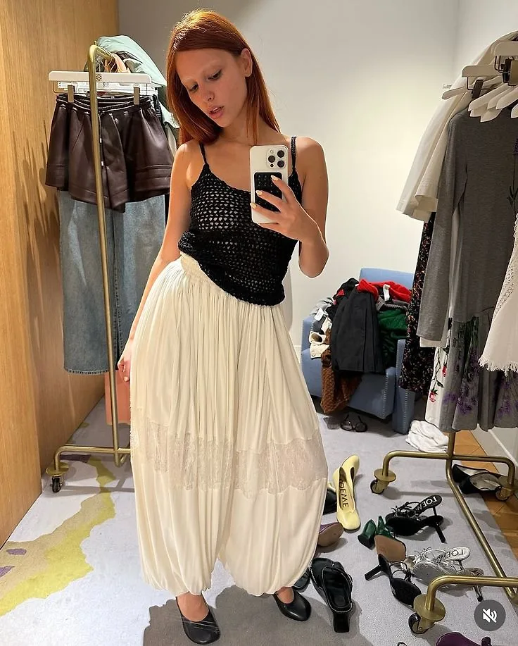 quần harem pants phối áo hai dây đen 