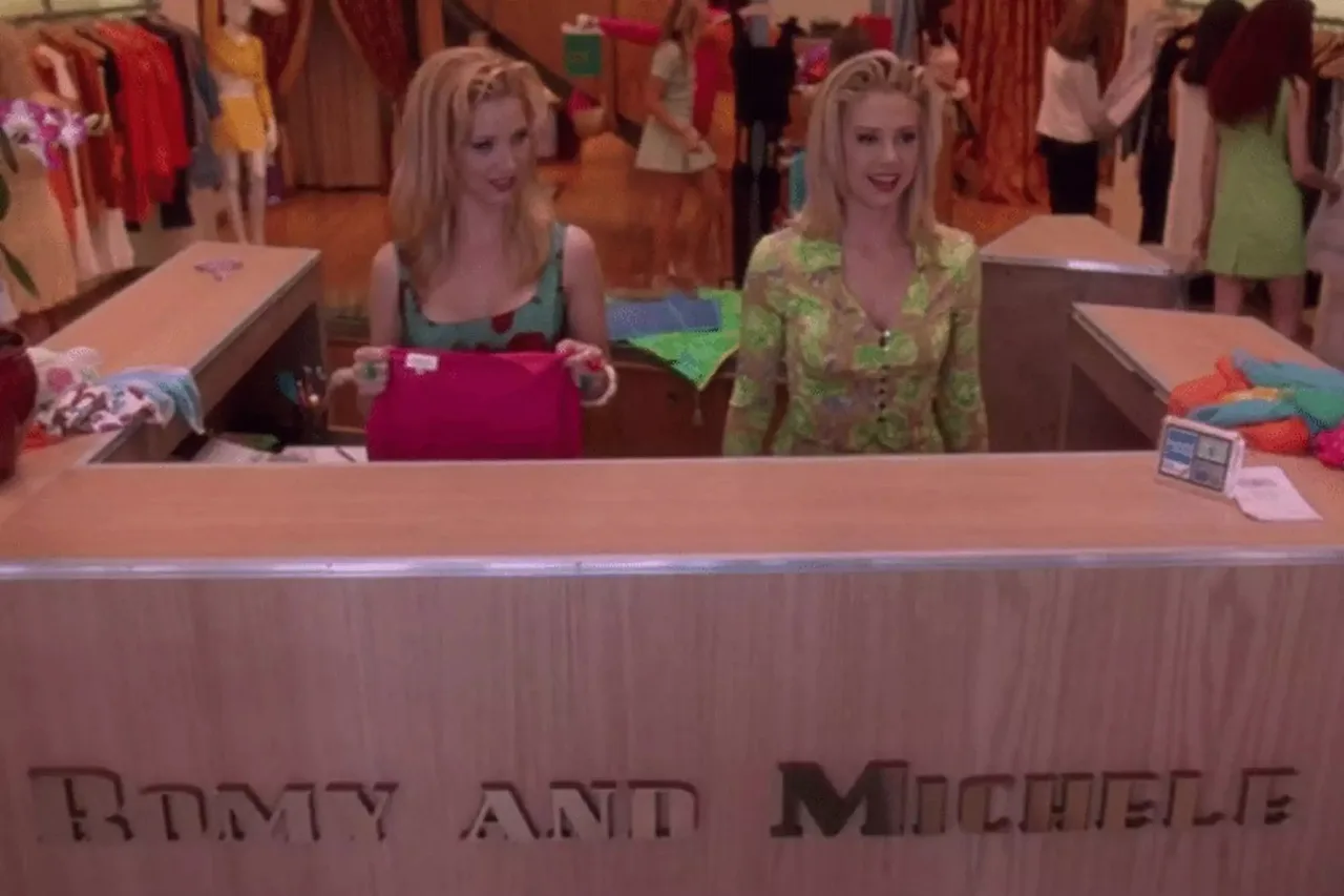thời trang phim Romy and Michele's High School Reunion