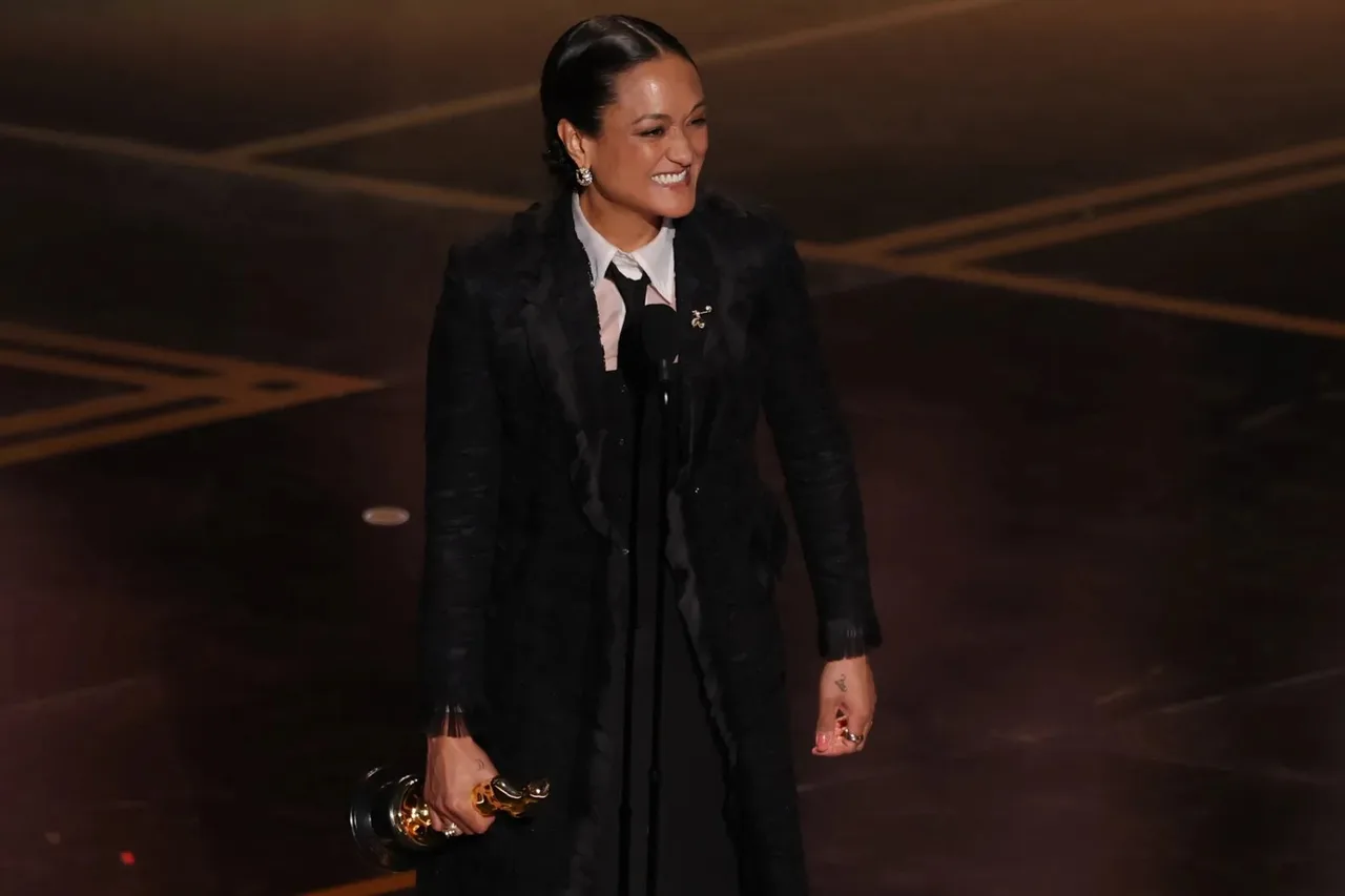 Autumn Durald Arkapaw trên sân khấu Oscar 2026