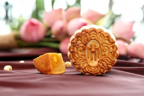 Bánh Trung thu với đa dạng các loại nhân bánh - trà xanh- tiramisu