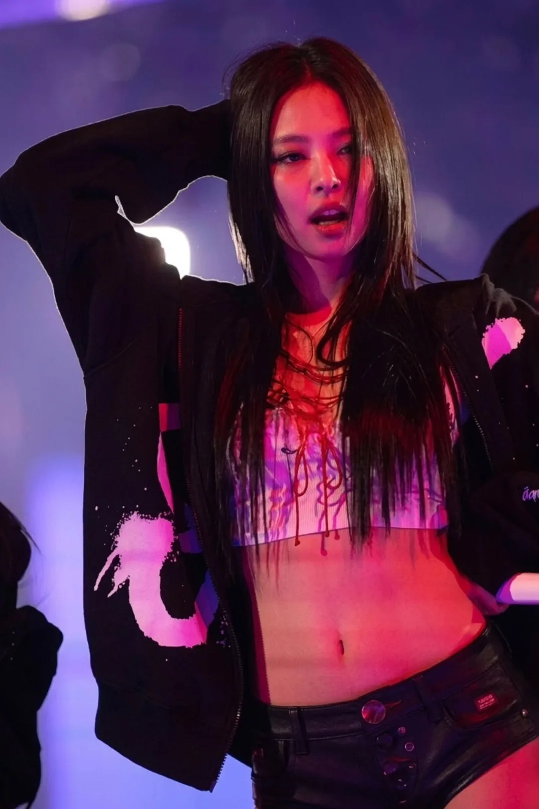 elle-jennie-blackpink-complexcon-hong-kong-trang-phuc-trinh-dien-misssixty (7)