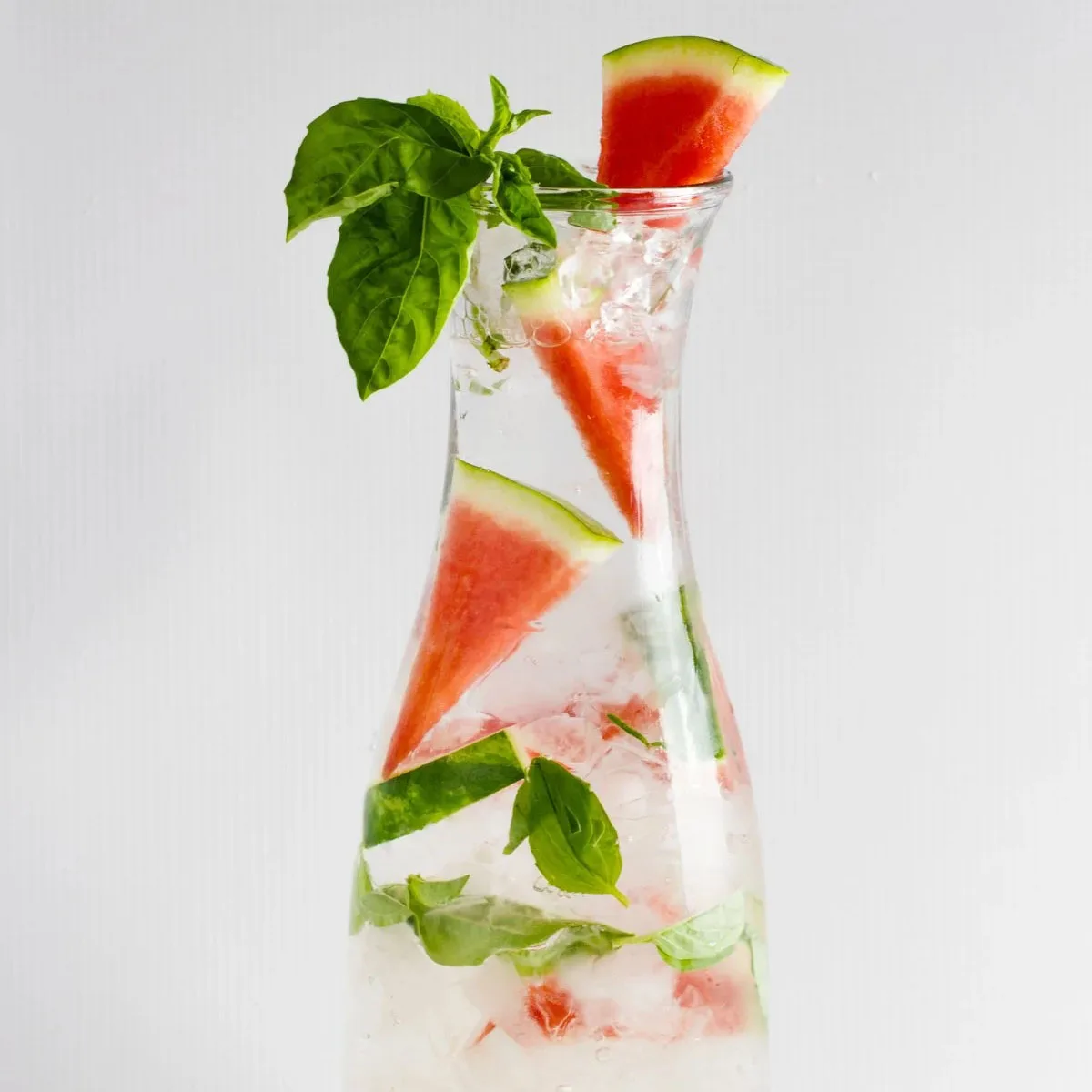 nước detox dưa hấu và húng quế