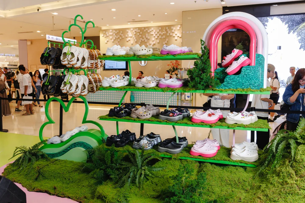 gian hàng tại sự kiện Crocs