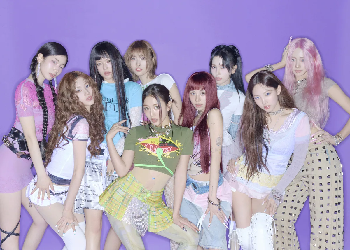 poster TWICE cùng gu thẩm mỹ Y2K trong "This Is For"