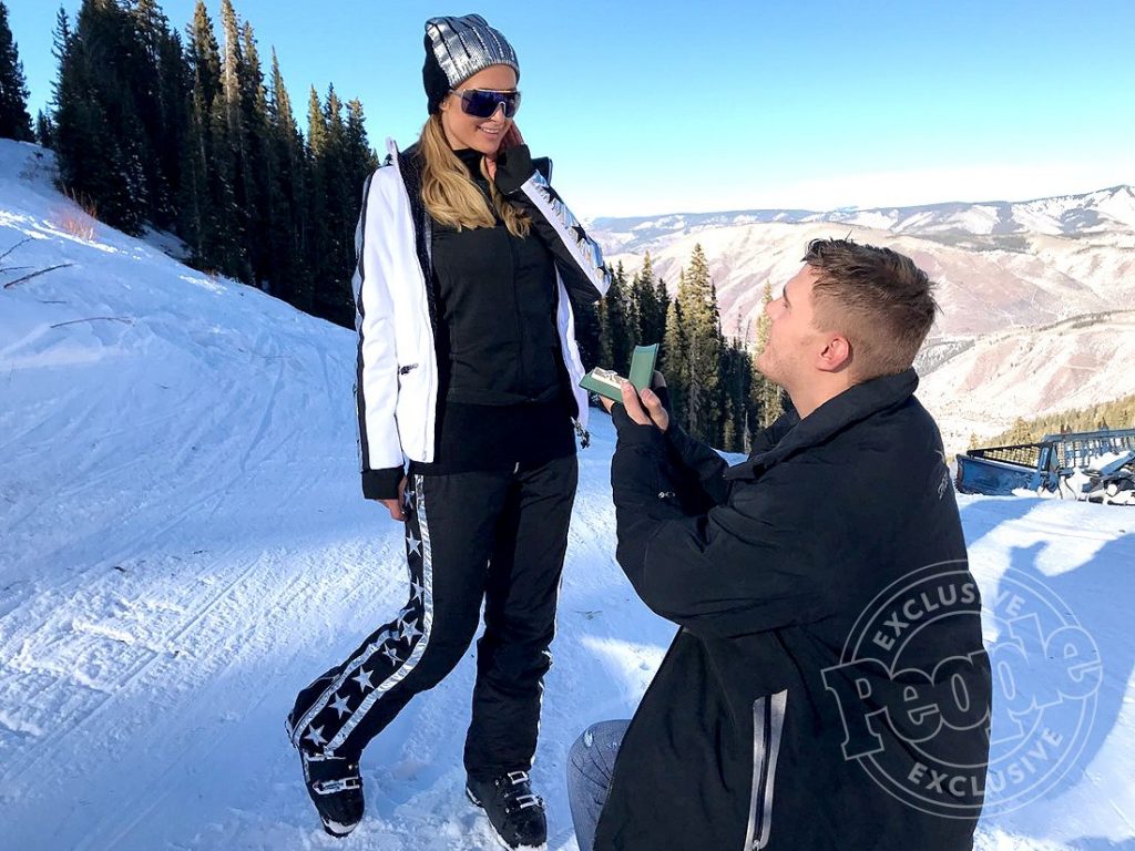 Kayne West biến Paris Hilton thành bản sao của Kim trong chiến dịch quảng bá mới Kayne West biến Paris Hilton thành bản sao của Kim trong chiến dịch quảng bá mới